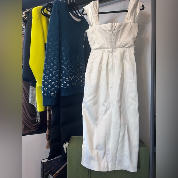 House of CB LORETTA dress - Picture 13 of 14